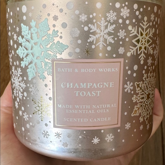 Bath & Body Works Champagne Toast Candle - Picture 3 of 7